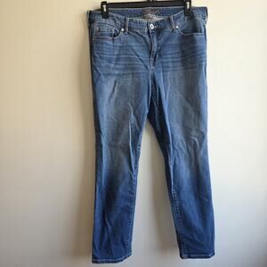 Torrid Medium Wash Boyfriend Straight Leg Jeans Size 16R